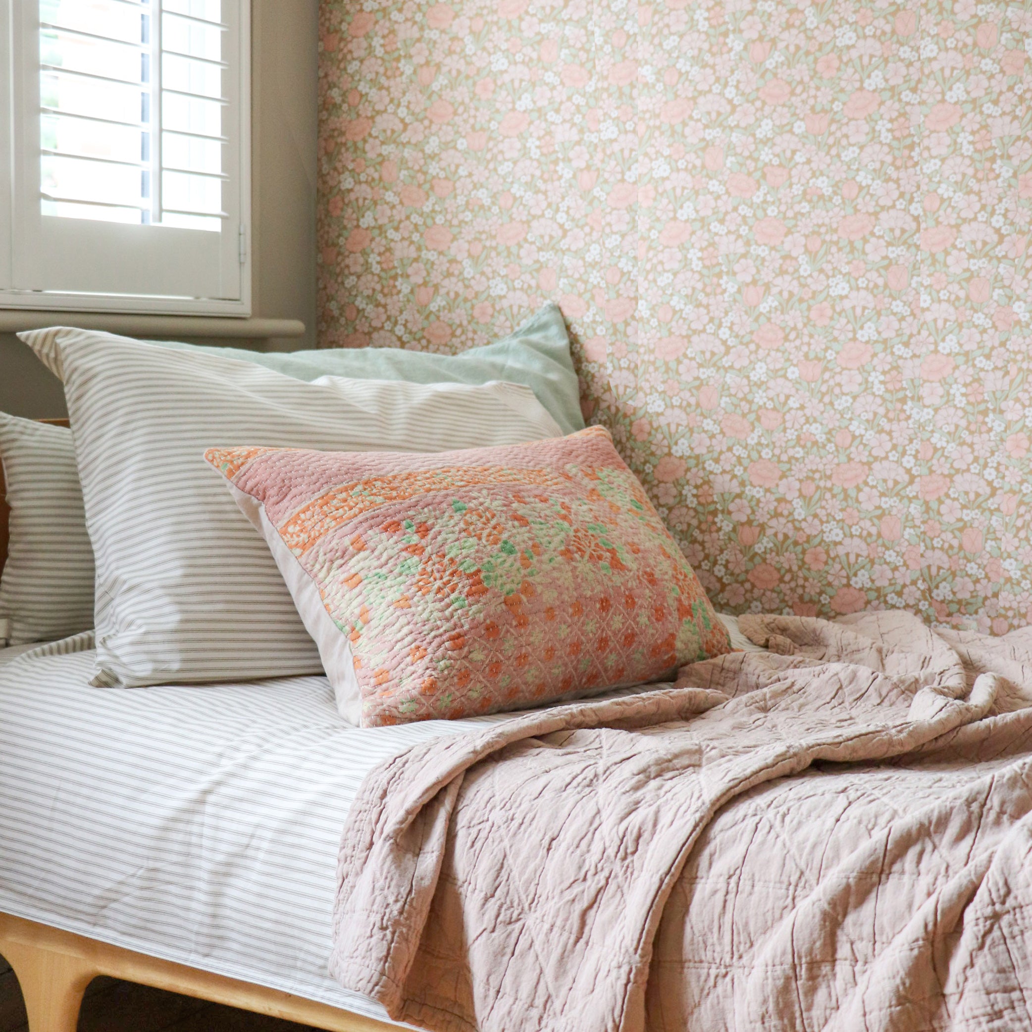 Organic Cotton Diamond Jacquard Blanket - Soft Rose