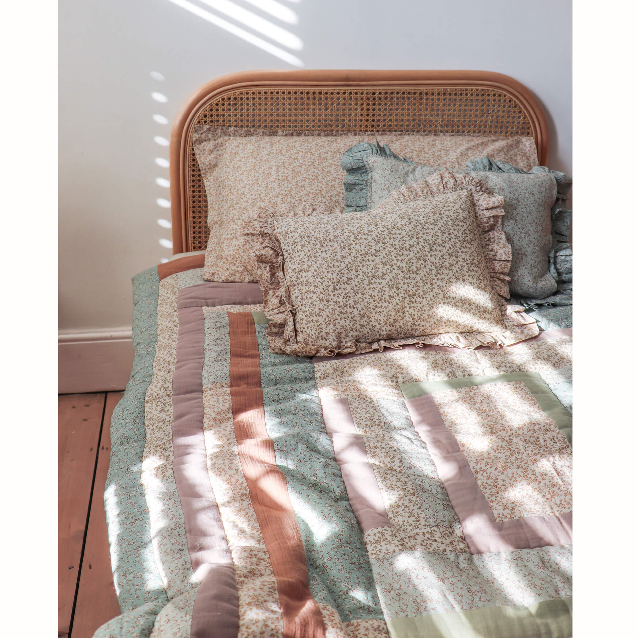 Junior Floral Patchwork Quilt