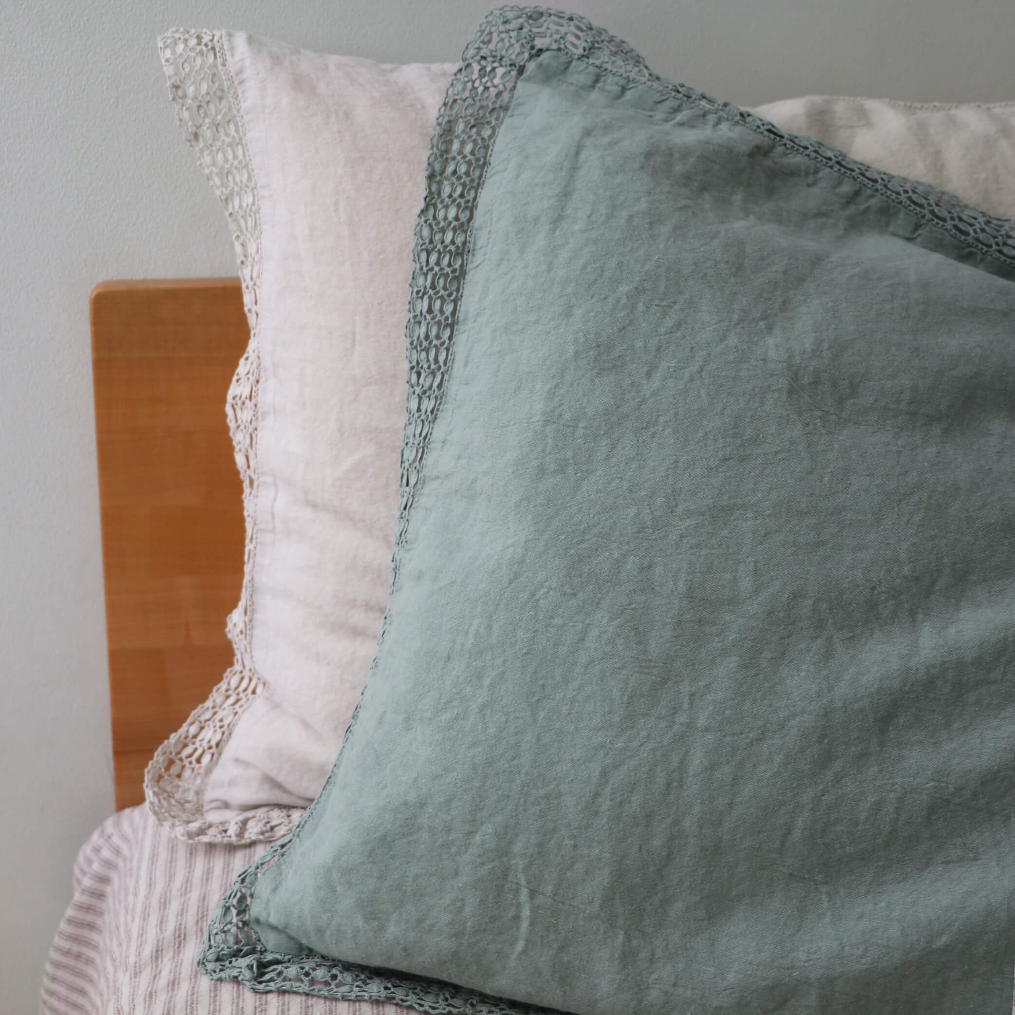 Washed Linen Cotton Oxford Pillowcase with Lace Edge - Celedon Green