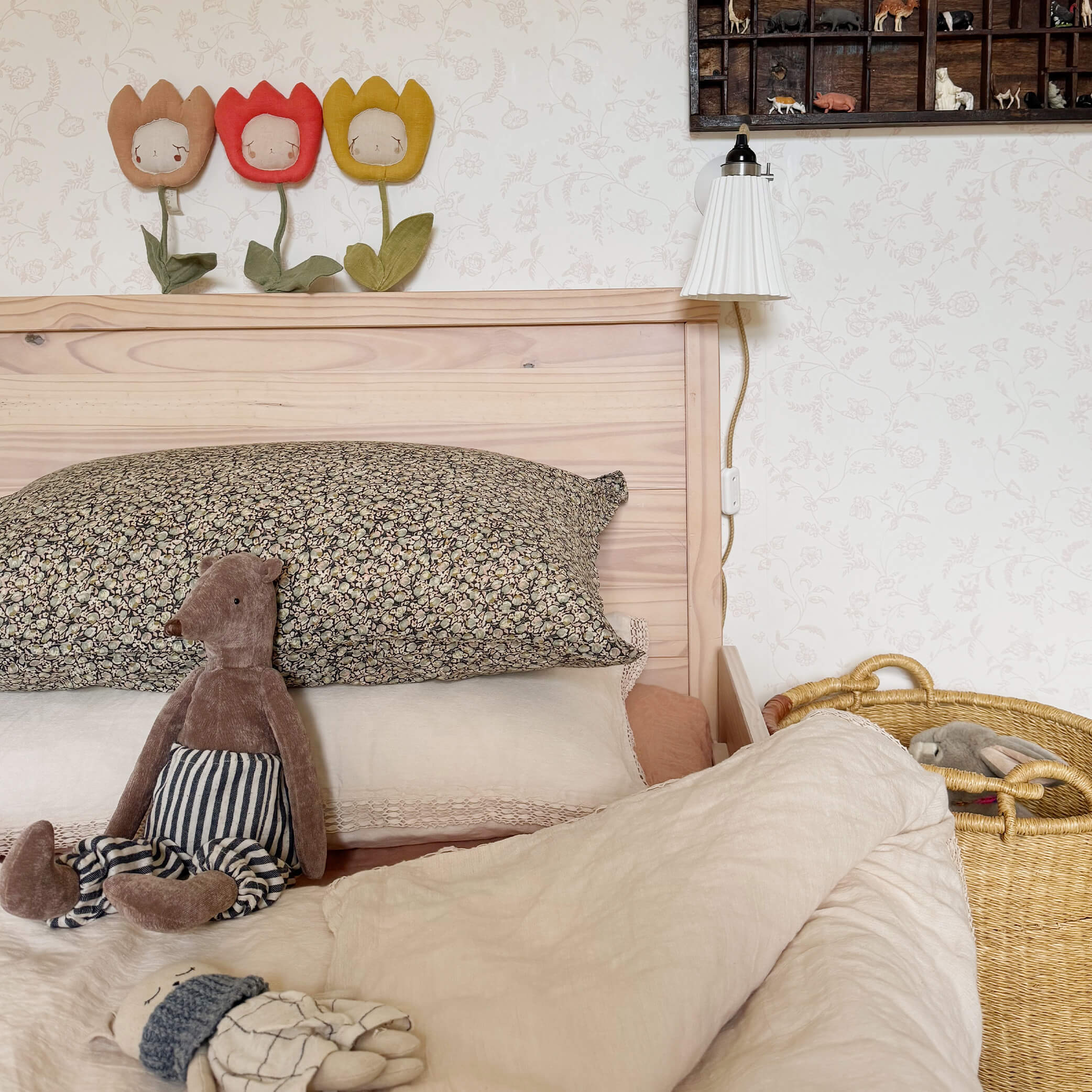 Washed Linen Cotton Duvet Cover with Lace Edge - Soft Shell