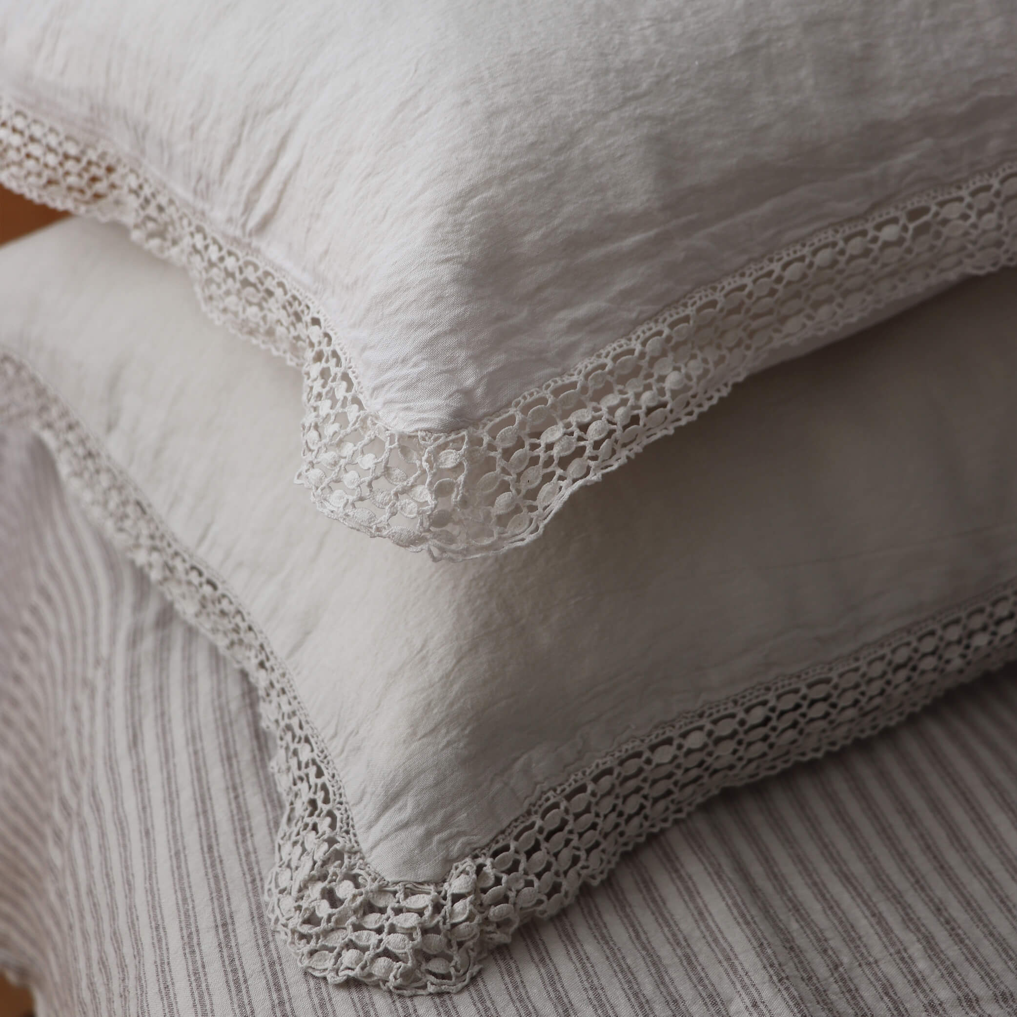 Washed Linen Cotton Oxford Pillowcase with Lace Edge - Mineral