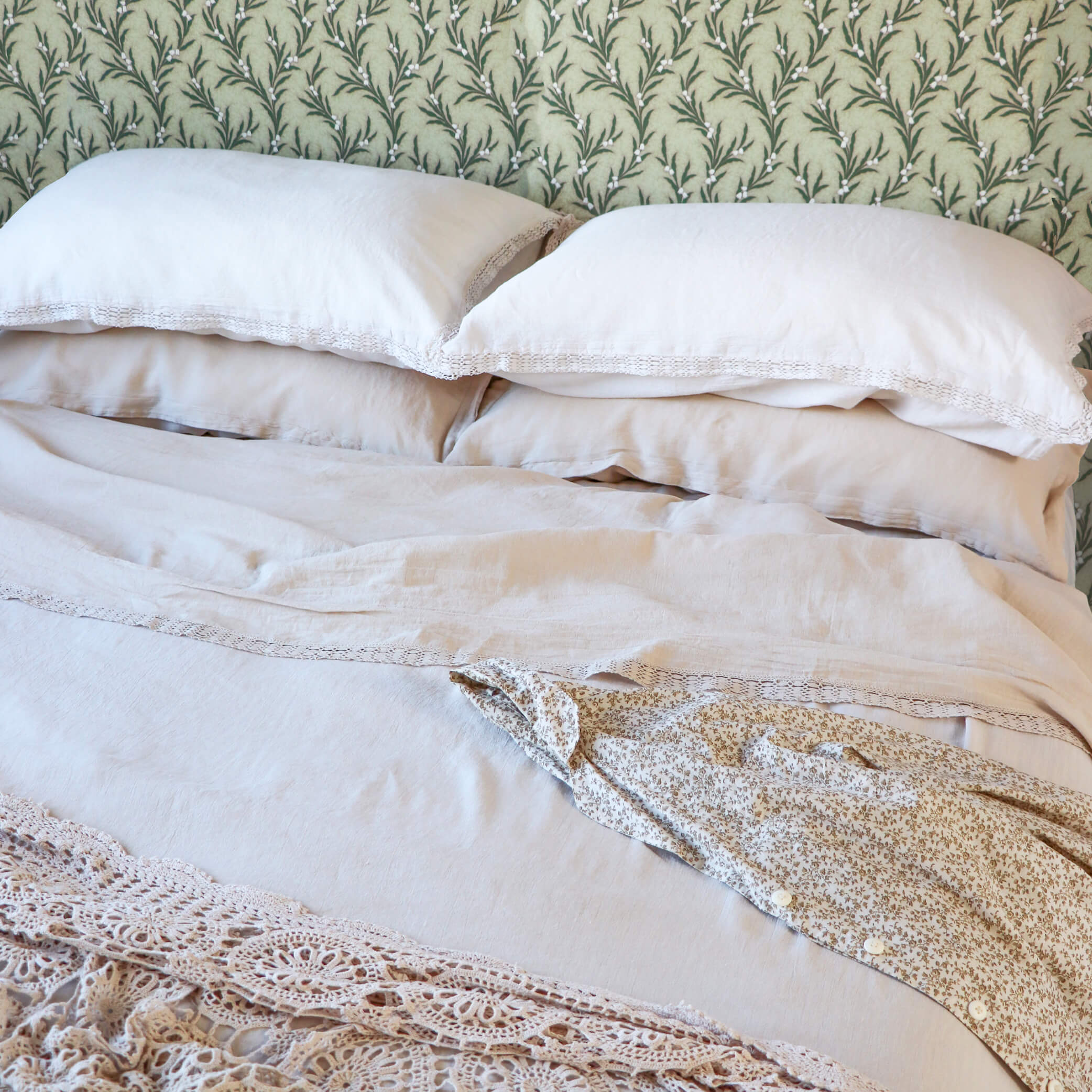 Putty Lace Top Flat Sheet