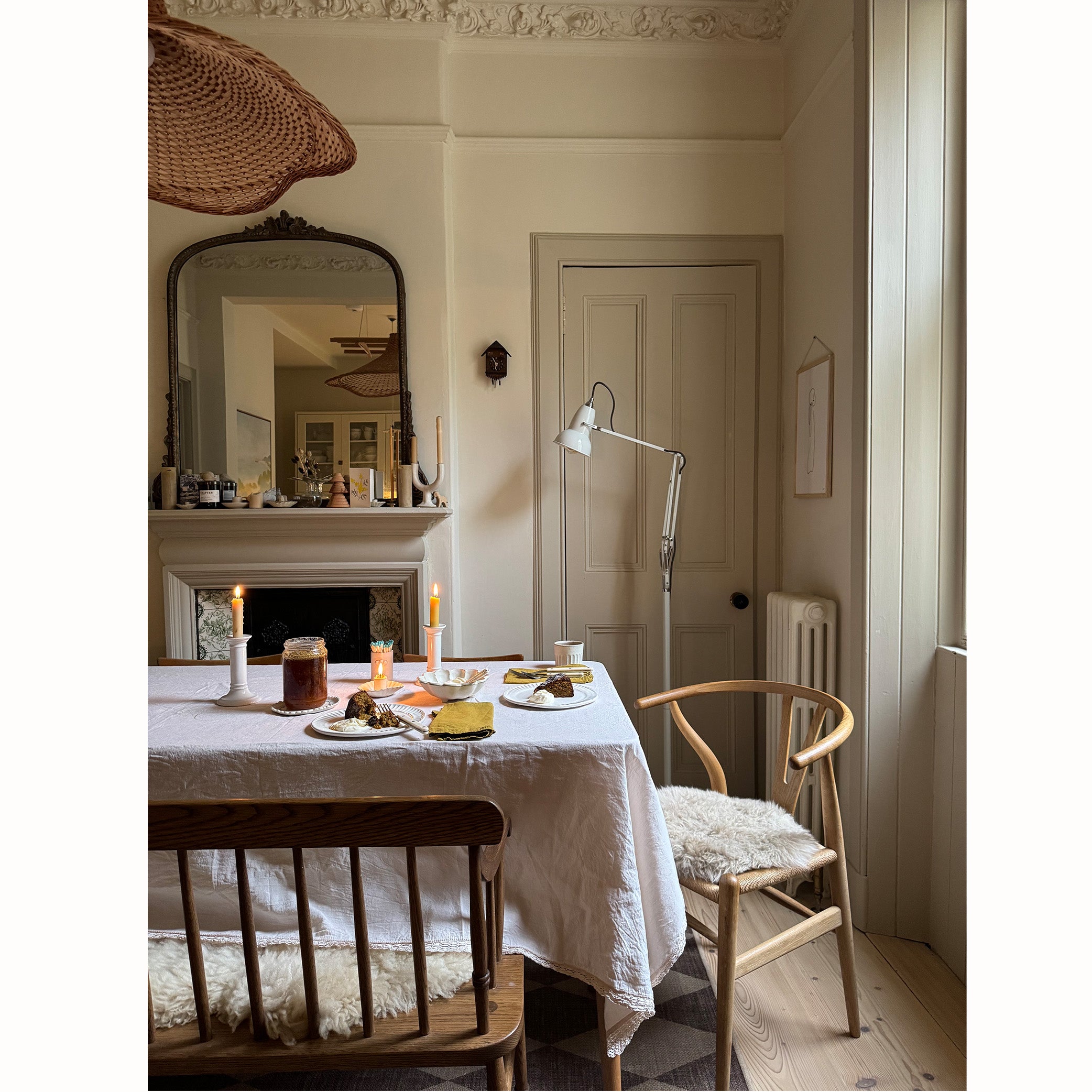 Washed Linen Cotton Tablecloth with Lace edge - Soft Shell