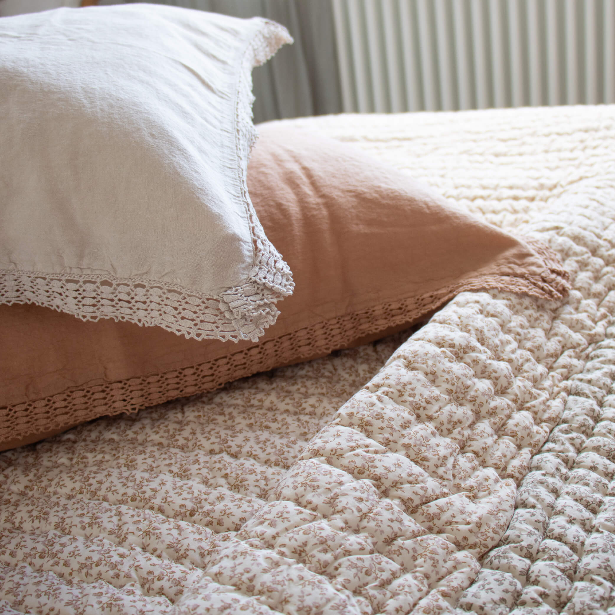 Washed Linen Cotton  Oxford Pillowcase with Lace Edge - Putty