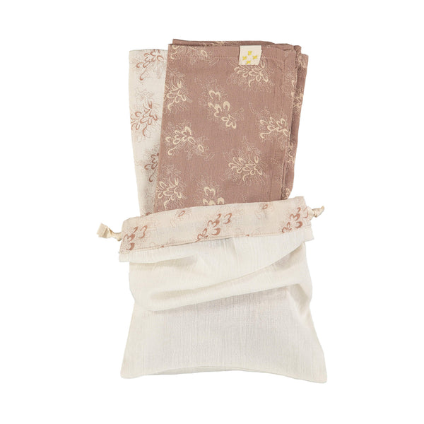 Beautiful set of 2 cotton muslin squares for a new mum and baby. A wonderful gift the set comes in its own storage bag by camomile london.